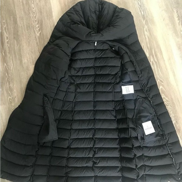 Moncler Barge Asymmetric-Zip Black Quilted Down-filled Coat Size 00 $2250 - Picture 8 of 12